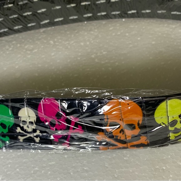 New Unisex skull ☠️ Emo rocker goth Pyramid Studded belt / festival gear - Picture 7 of 11